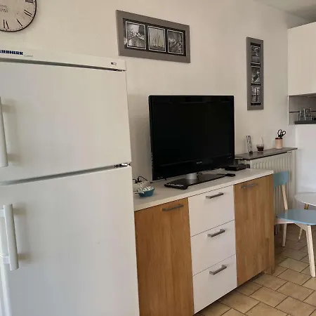 Apartment Avec Parking, Lave-linge, Lave-vaisselle, Proche Et Commerces - Fr-1-702-17