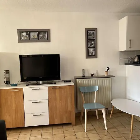 Апартаменты Avec Parking, Lave-linge, Lave-vaisselle, Proche Et Commerces - Fr-1-702-17 *