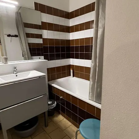 Avec Parking, Lave-linge, Lave-vaisselle, Proche Et Commerces - Fr-1-702-17 *