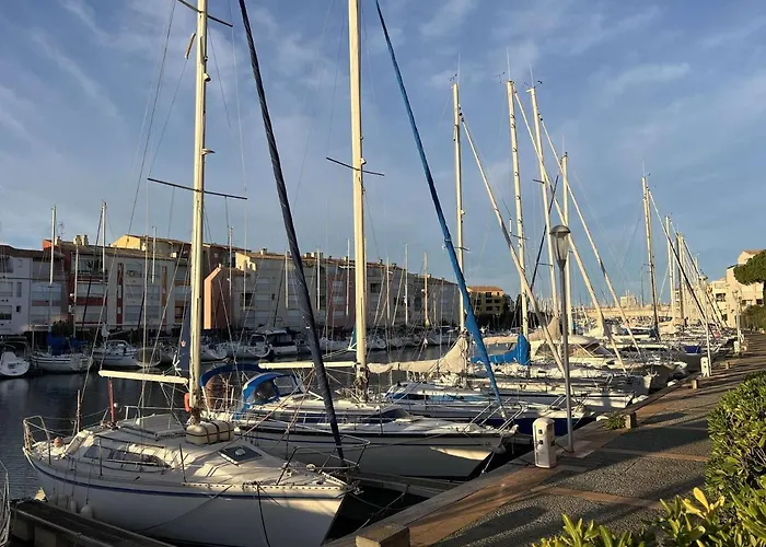 Appartement Avec Parking, Lave-linge, Lave-vaisselle, Proche Et Commerces - Fr-1-702-17 Agde